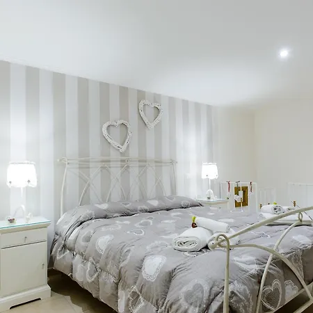 Tazzecafe Bed & Breakfast *